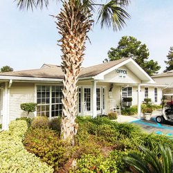Exterior view of Lakewood Lodge, located in Hanahan, South Carolina.