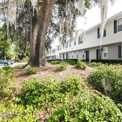 Exterior view of Lakewood Lodge, located in Hanahan, South Carolina.